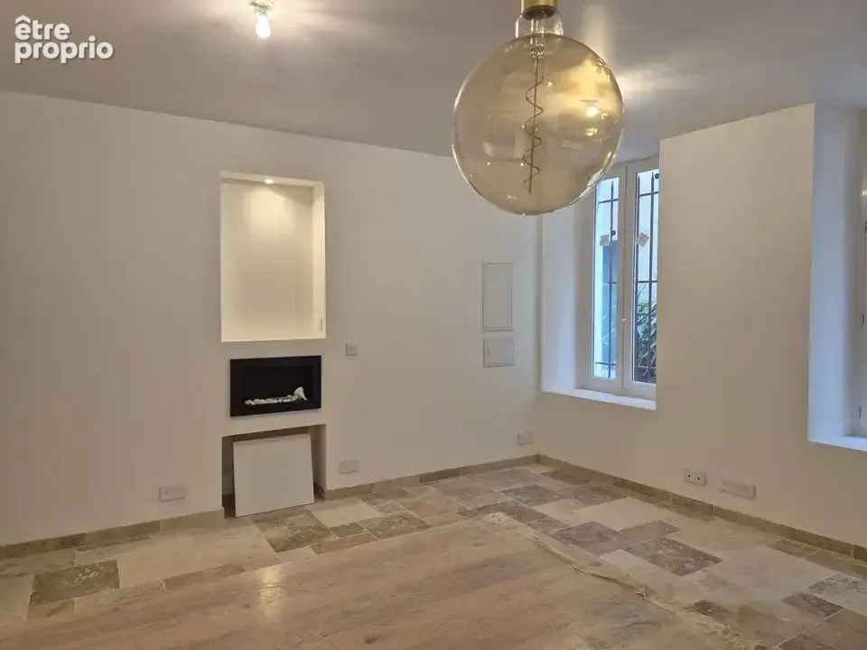 LACIOTAT - APPARTEMENT - belles prestations - Type 2 - proche