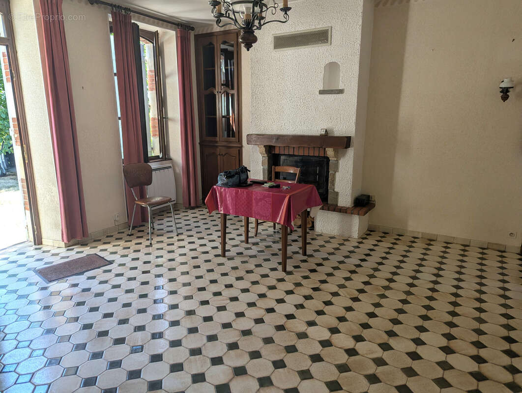 Maison de ville avec dépendances et jardin ! - photo 5