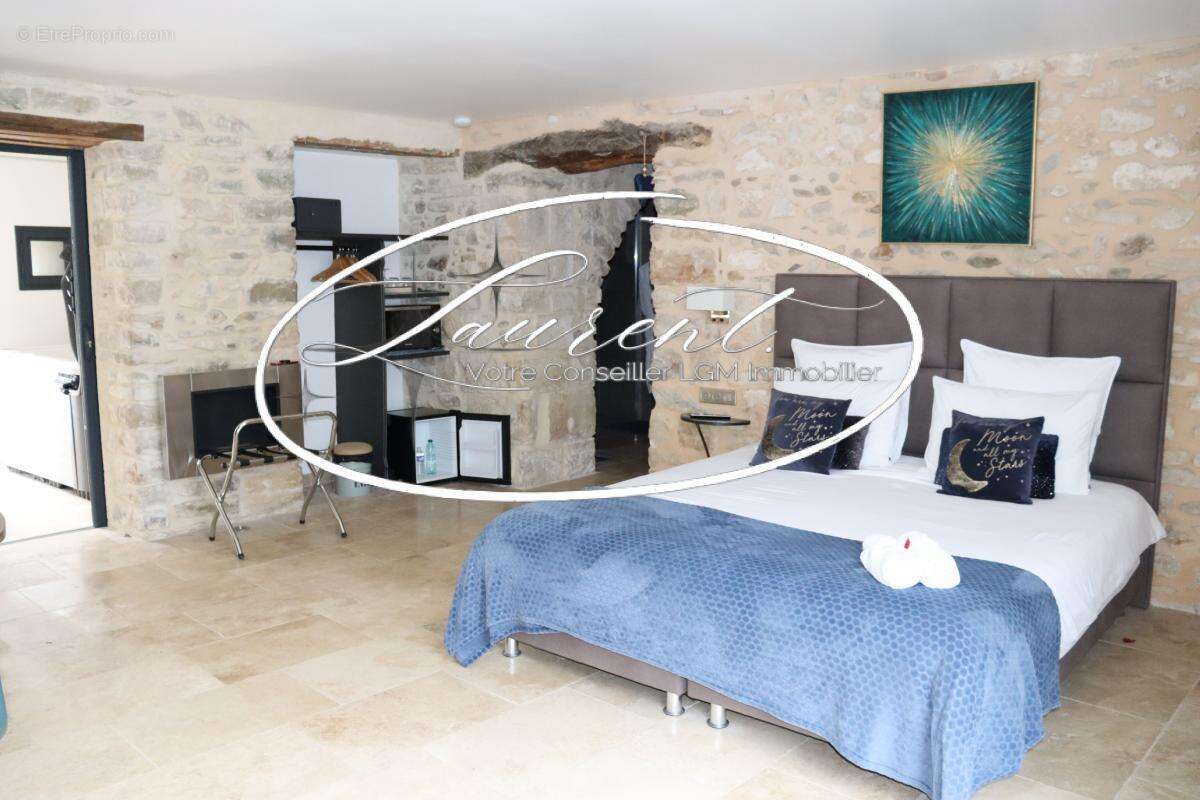 Maison à VEZENOBRES