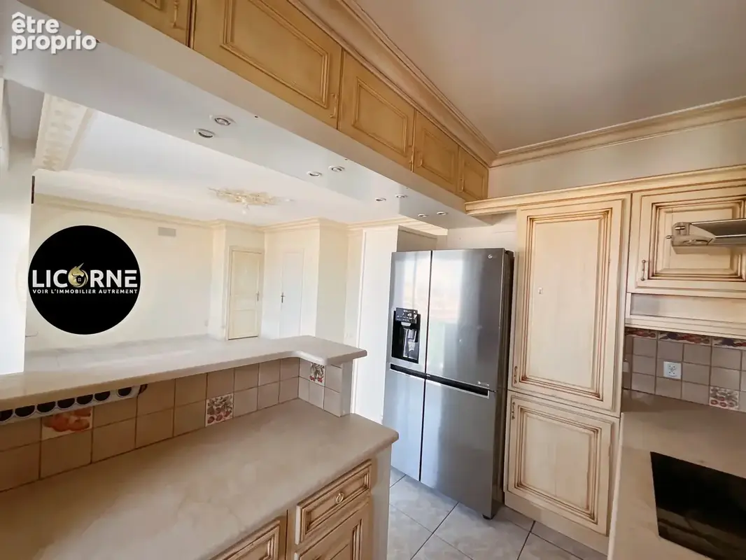 Appartement 75 m² à Marseille-8e  - photo 2