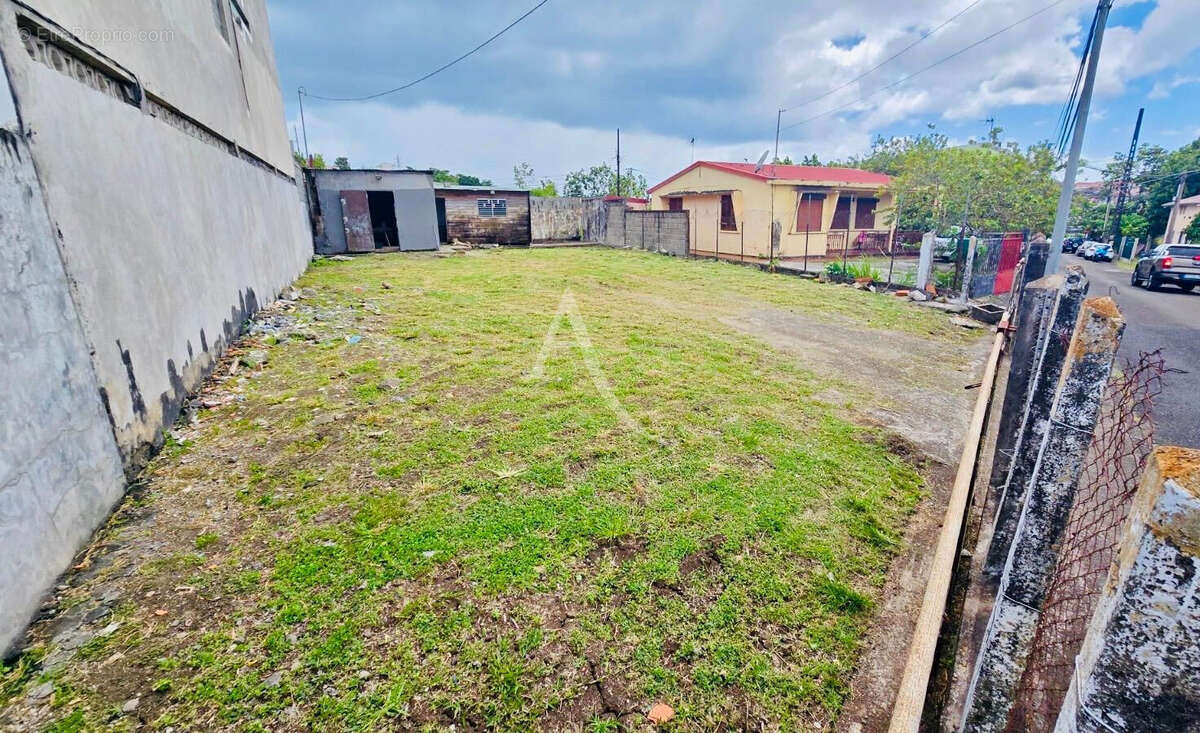 Terrain à FORT-DE-FRANCE