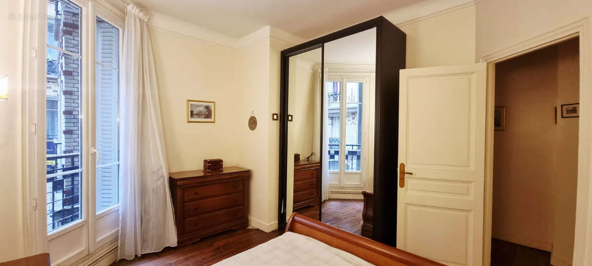 Appartement à PARIS-11E