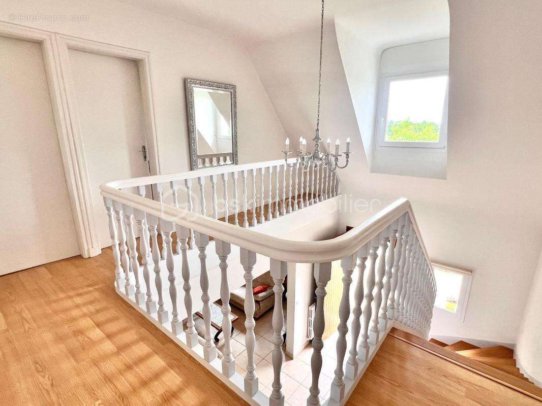 Elégante propriété avec vie de plain-pied - photo 9
