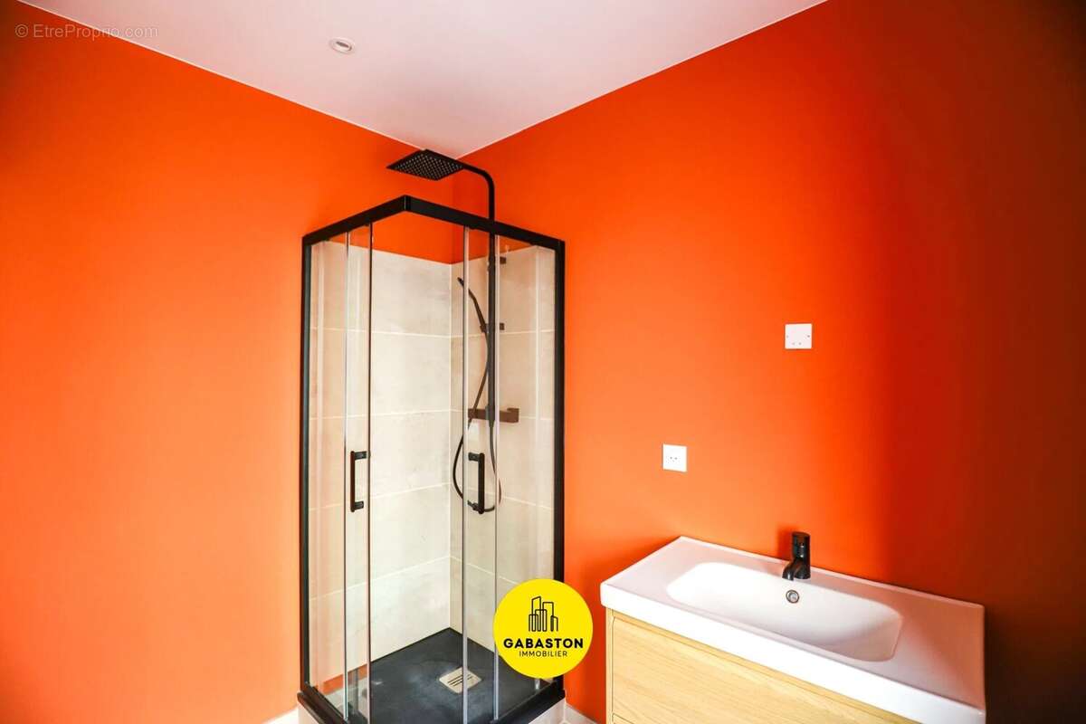 Appartement à MARSEILLE-1E