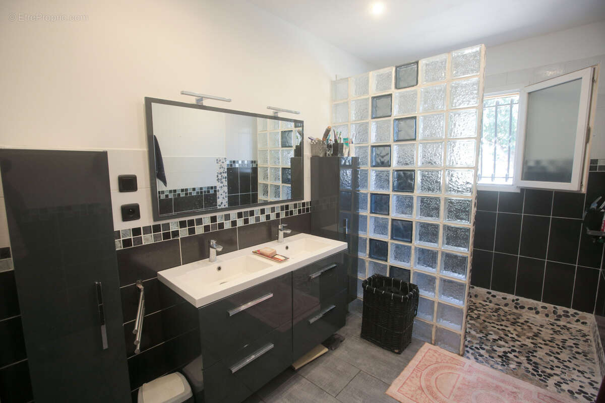 Maison à SAINT-GILLES