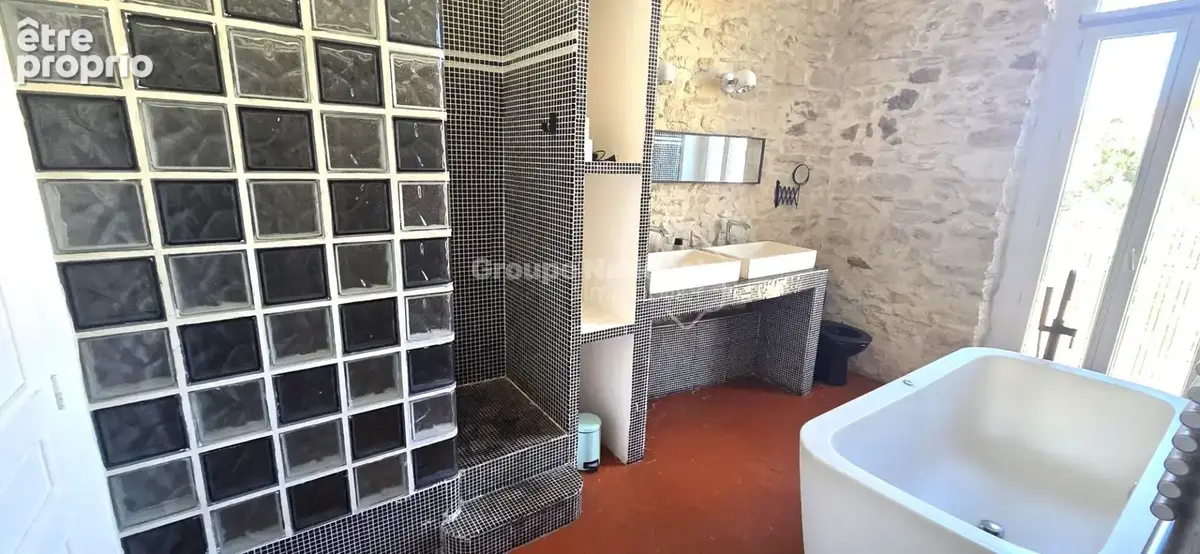 MARSEILLE 16ème ! COUP DE COEUR assuré pour cette maison de charme de 180 m² sur parcelle de terrain de 216 m² avec piscine! - photo 10