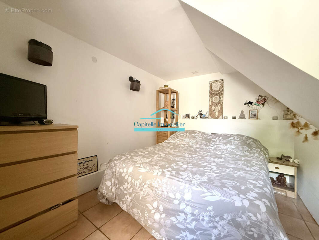 Maison à VIC-LA-GARDIOLE