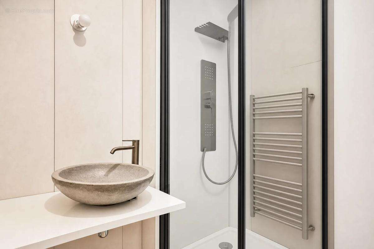 Maison spacieuse 8 pièces rénovée à Montbazens - photo 17