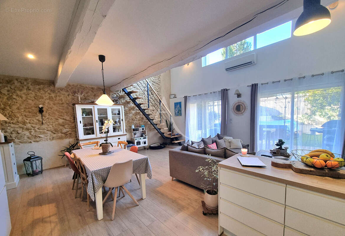 Maison à MOUSSAN