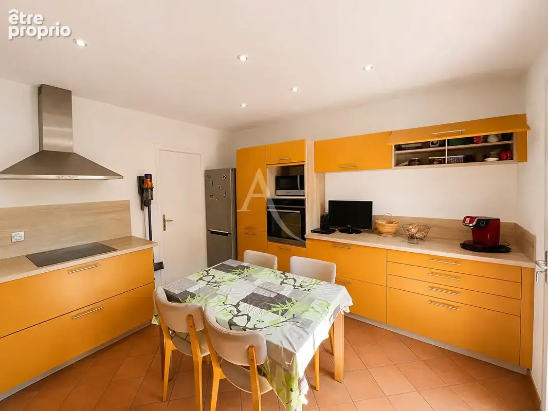 Maison familiale de 110 m² avec 4 chambres et beau terrain de 445 m² - photo 6