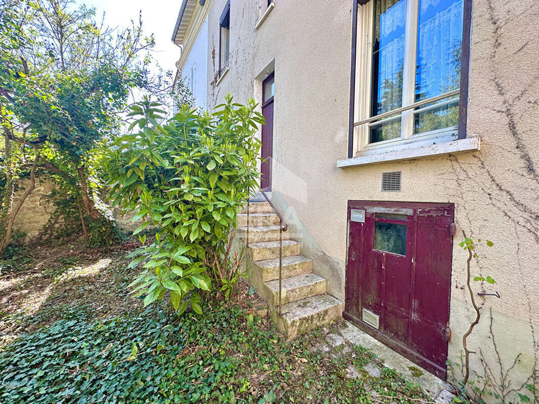 Autre à SAINT-PIERRE-LES-NEMOURS