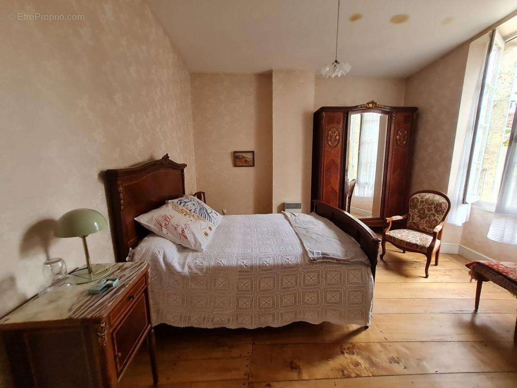 Maison à VALENCE-SUR-BAISE