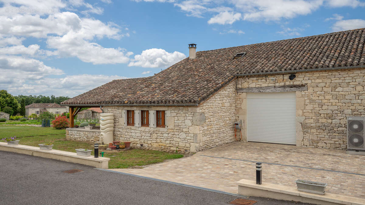 Maison à BAGAT-EN-QUERCY