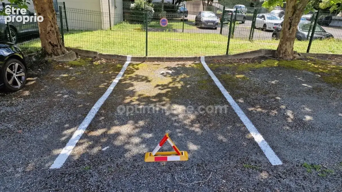 Parking à BORDEAUX