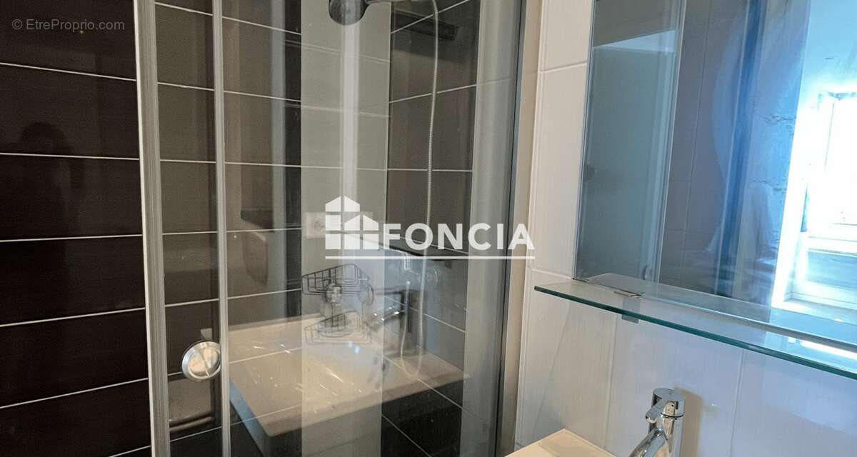 Appartement à MARSEILLE-2E