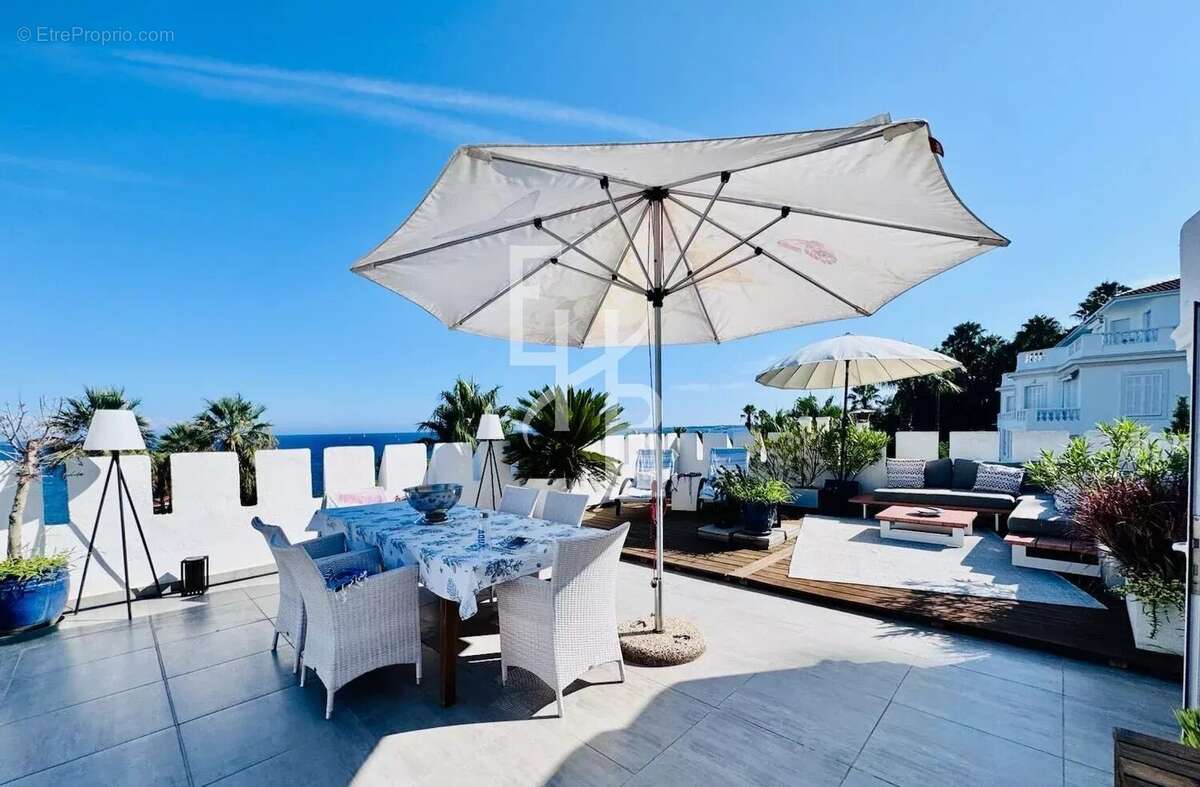 Appartement à VALLAURIS