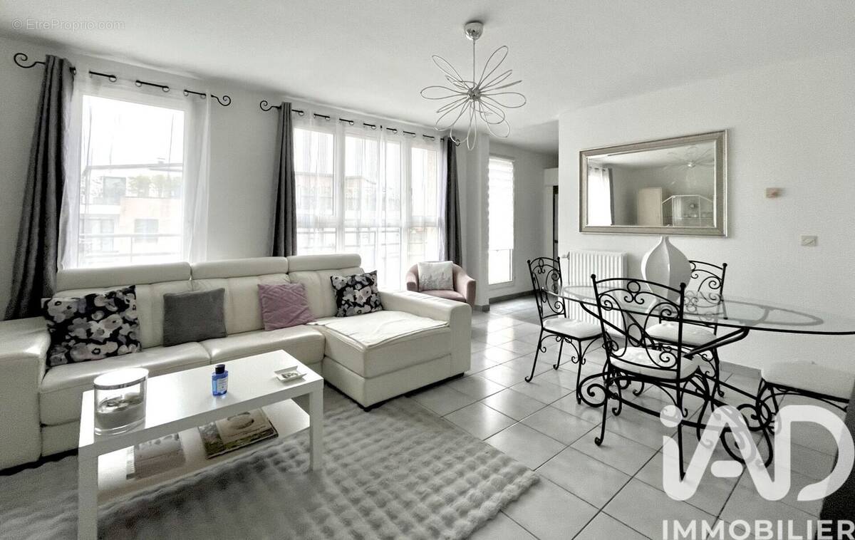 Photo 1 - Appartement à LE PLESSIS-ROBINSON