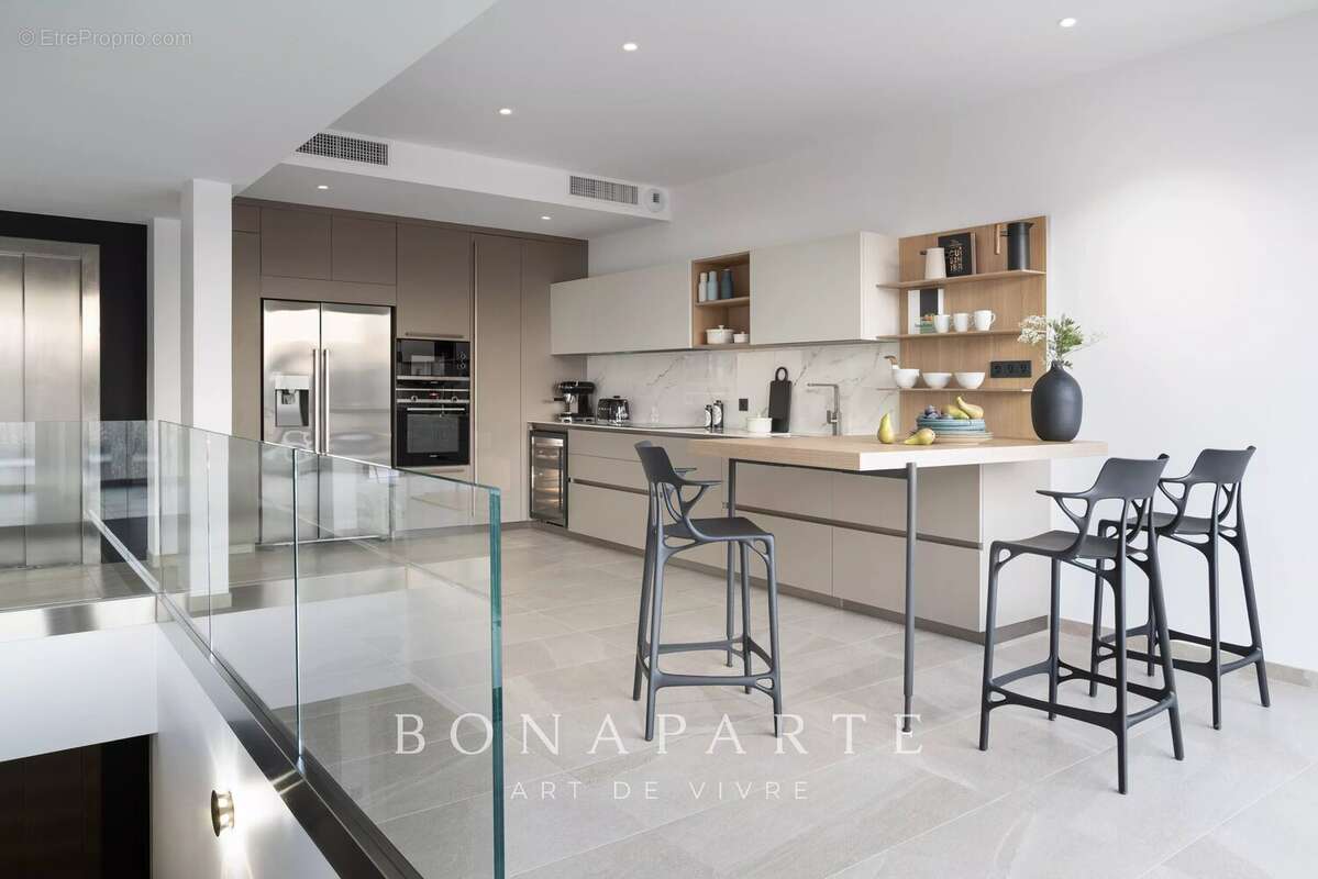 GASSIN - SAINT-TROPEZ Exclusivité : Magnifique villa-appartement en duplex avec très belle vue merUSIVITE : Magnifique "villa ap - photo 11