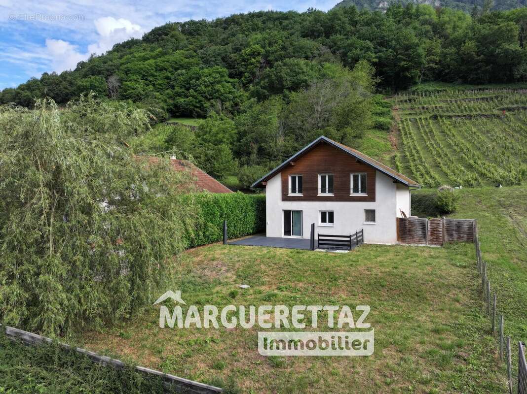 Maison à MARIGNIER