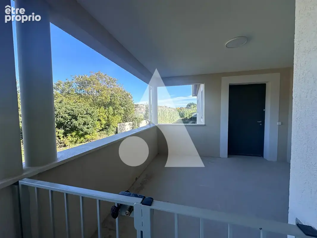 Villelaure - Appartement T3 avec 2 terrasses+ 2 places de stationnement - photo 8