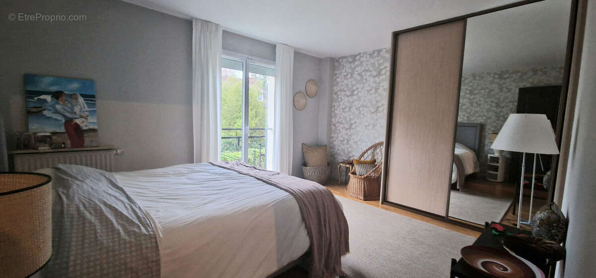 Maison à VILLE-D'AVRAY