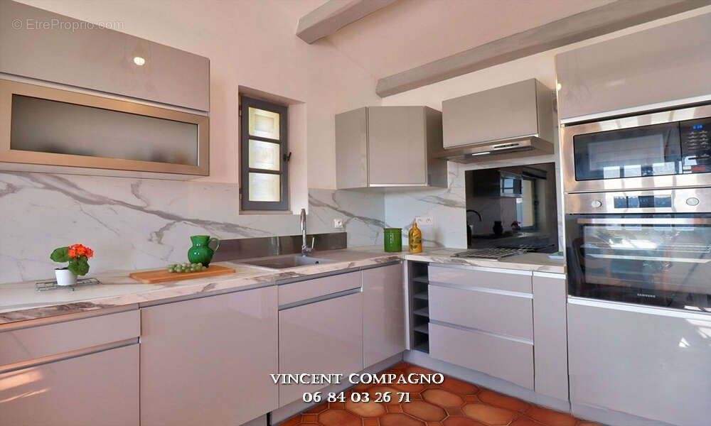 Maison à ESPARRON-DE-VERDON