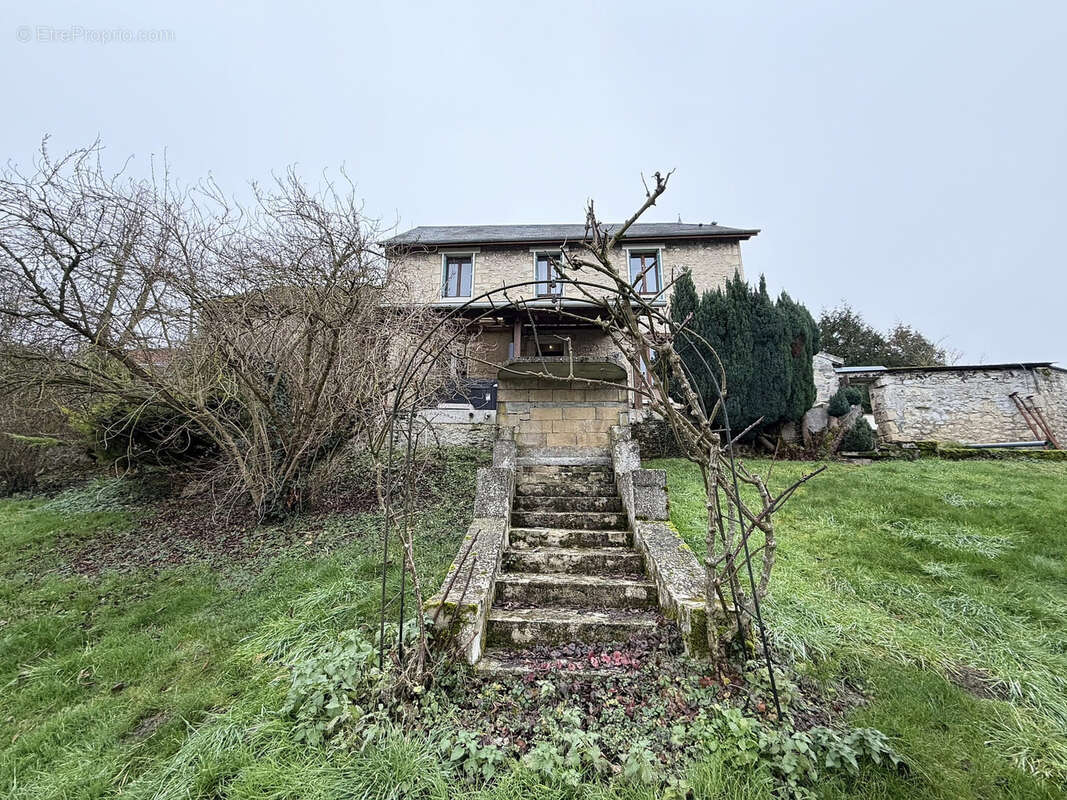 Maison à MAGNEUX