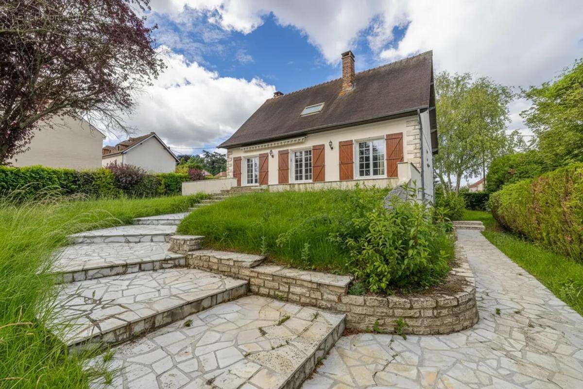 Maison Familiale de 6 pièces 140 m² et jardin de 1000 m2 ! - photo 13