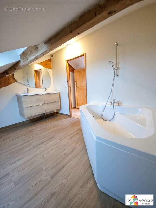 Maison à VARENNES-JARCY