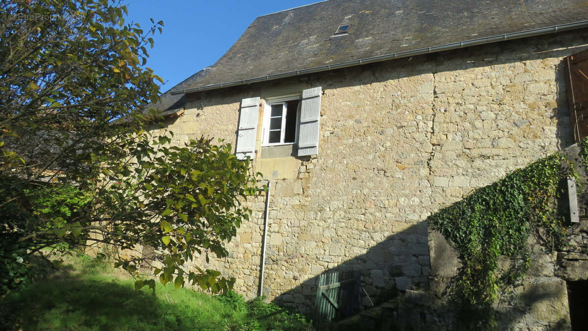 Maison à HAUTEFORT