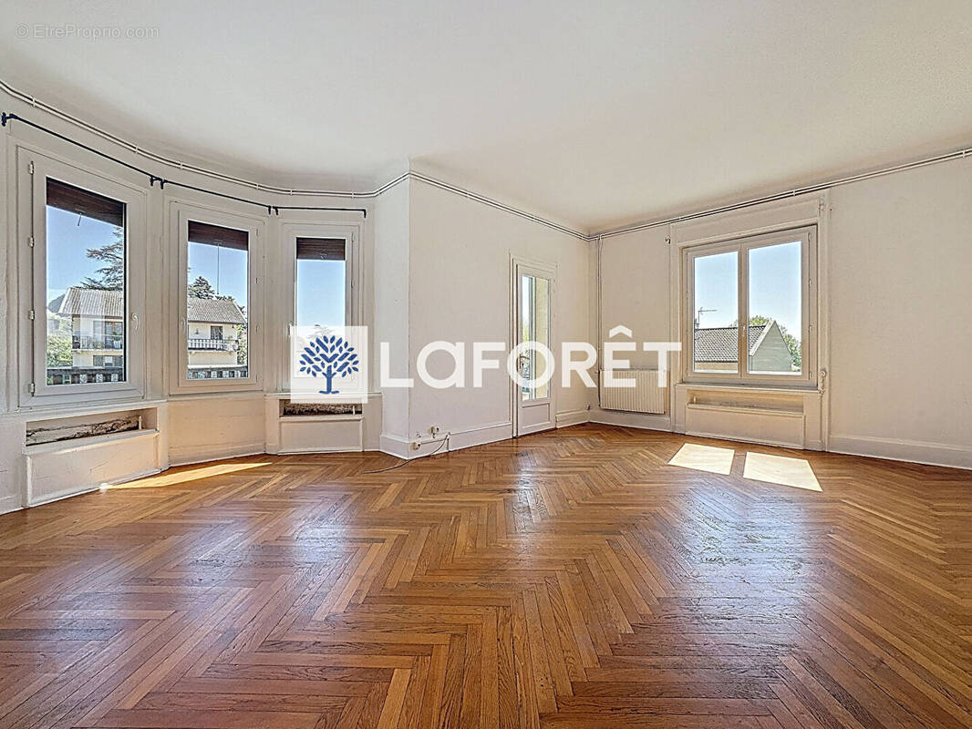 Appartement à MIRIBEL