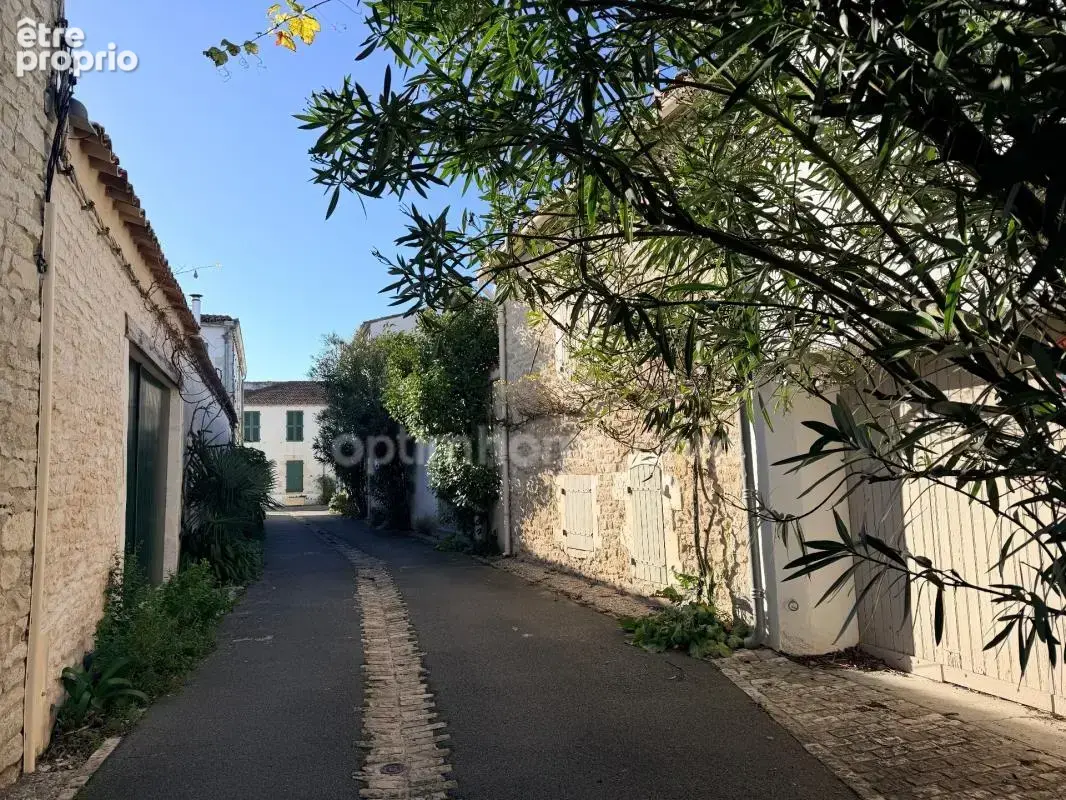 Belle maison de village 5 pièces  avec une dépendance au BOIS PLAGE EN RE 17580 - photo 1