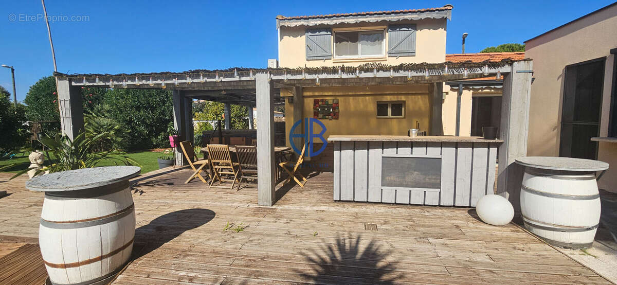 Grau d'agde-maison 4 faces avec piscine et dependances - photo 8