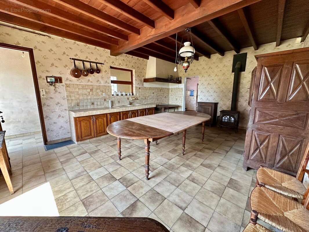 Maison 220 m² à Magnan  - photo 3