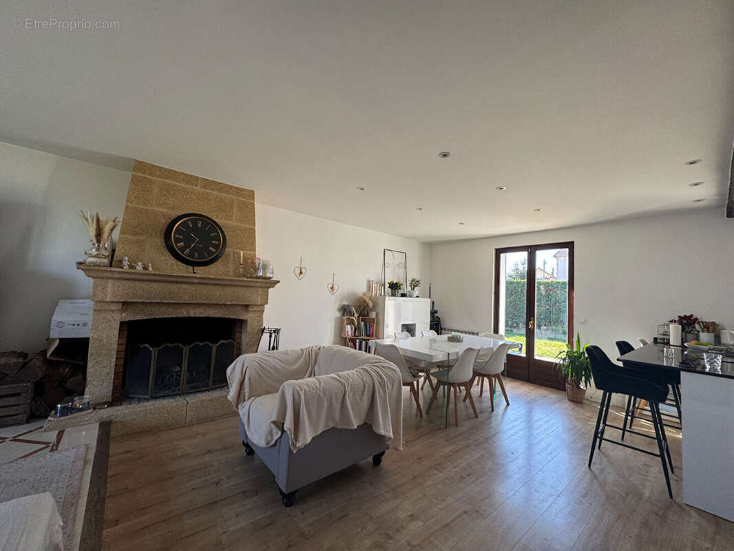 Maison à SARTROUVILLE