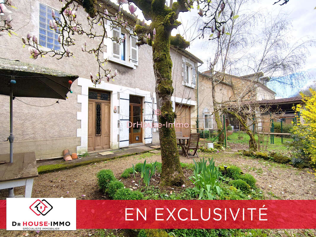 Maison à SAVIGNAC-LES-EGLISES