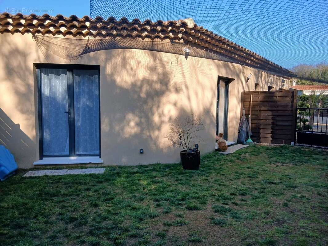 Maison à CHATEAUDOUBLE