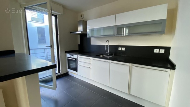 Appartement à PARIS-20E