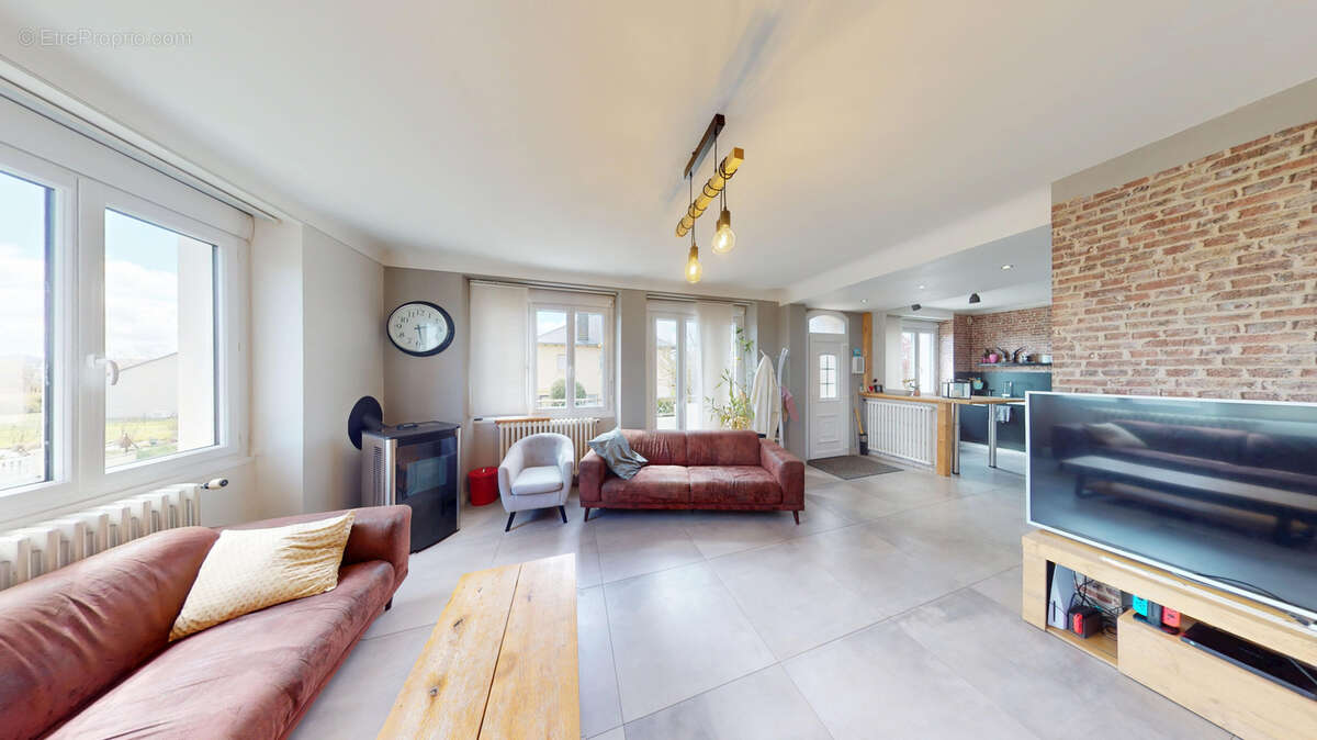 Maison à LUC-LA-PRIMAUBE