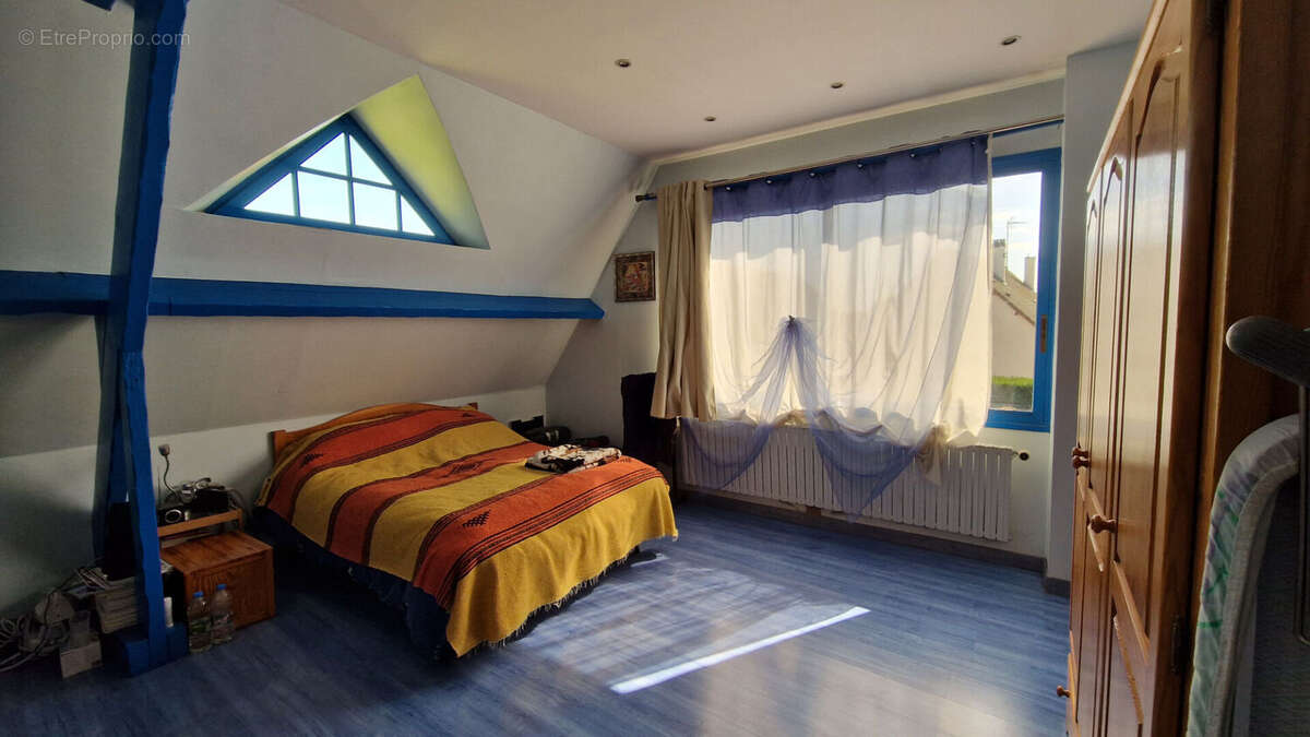 Entre MAINTENON et CHARTRES : Pavillon familial de 157 m² - photo 8