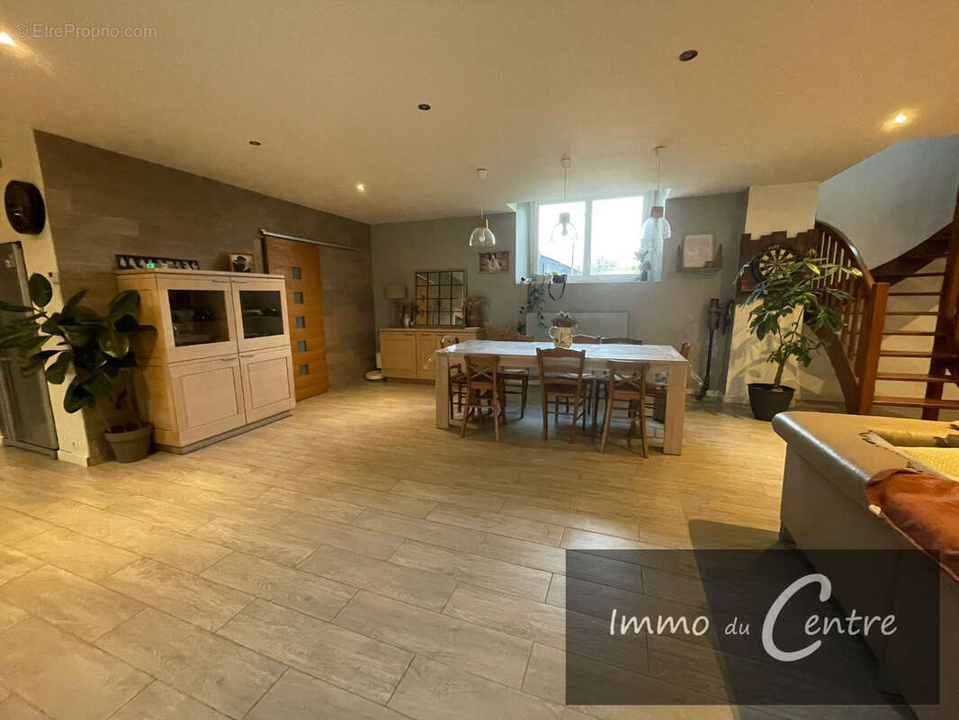 Maison à MONTMIRAIL