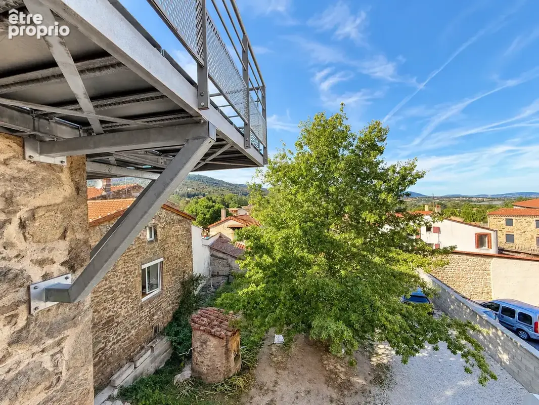 Appartement en duplex 174 m2 - MACLAS centre - 4 chambres, cave et terrasse privatives + jardin commun - photo 19