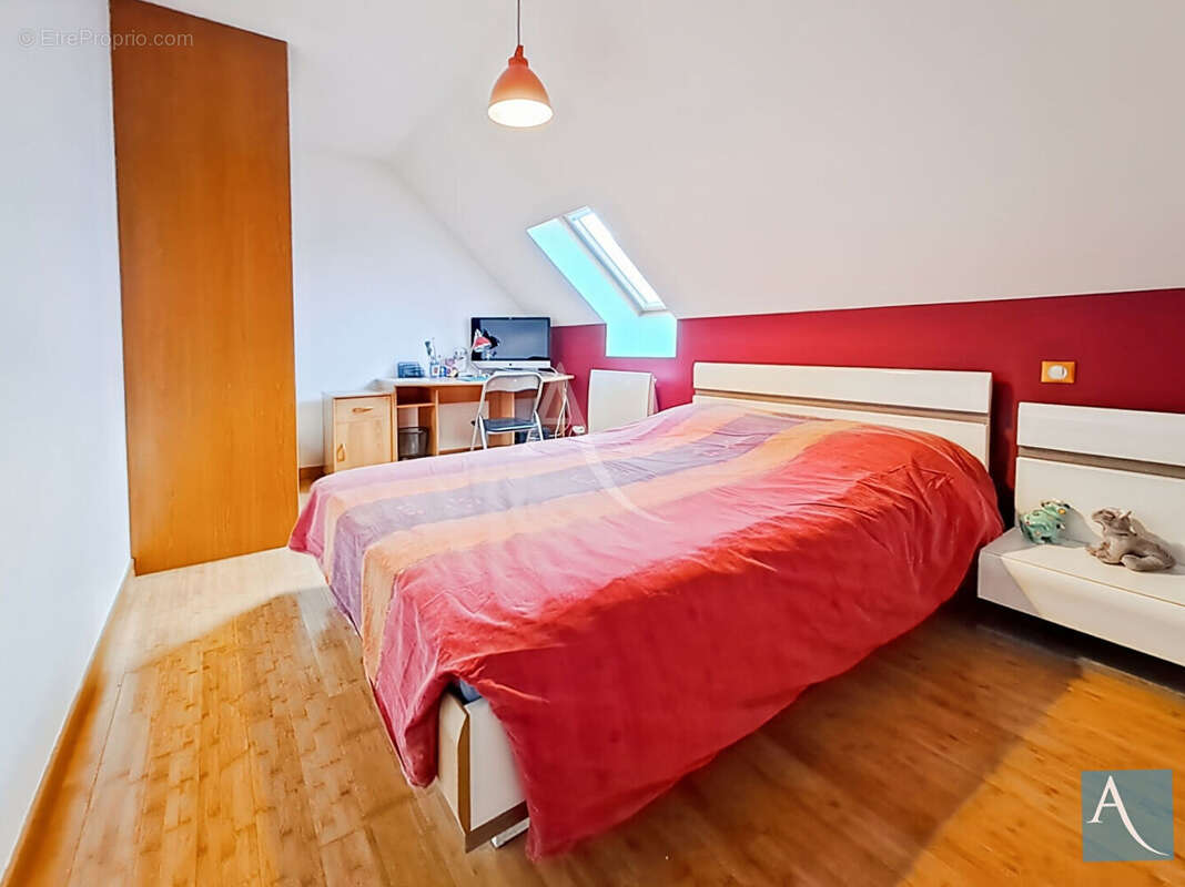 Maison à OLLAINVILLE