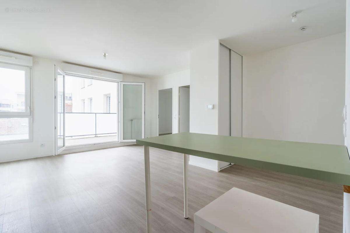 Appartement à LE BOURGET