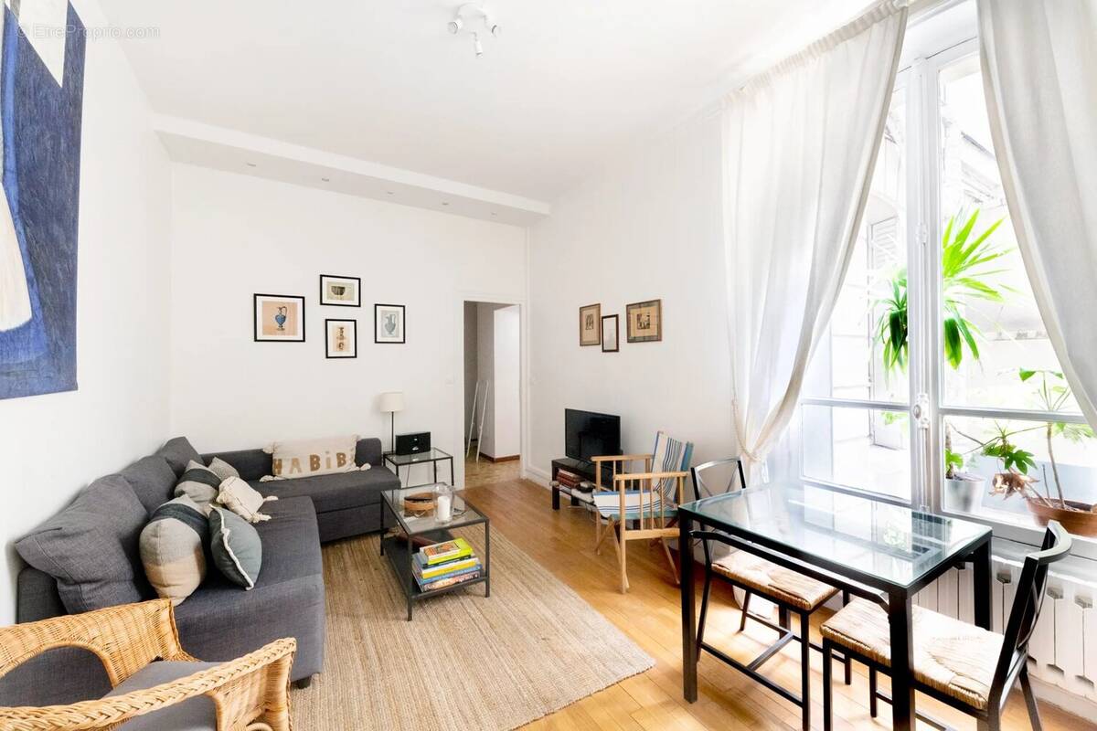 Appartement à PARIS-17E