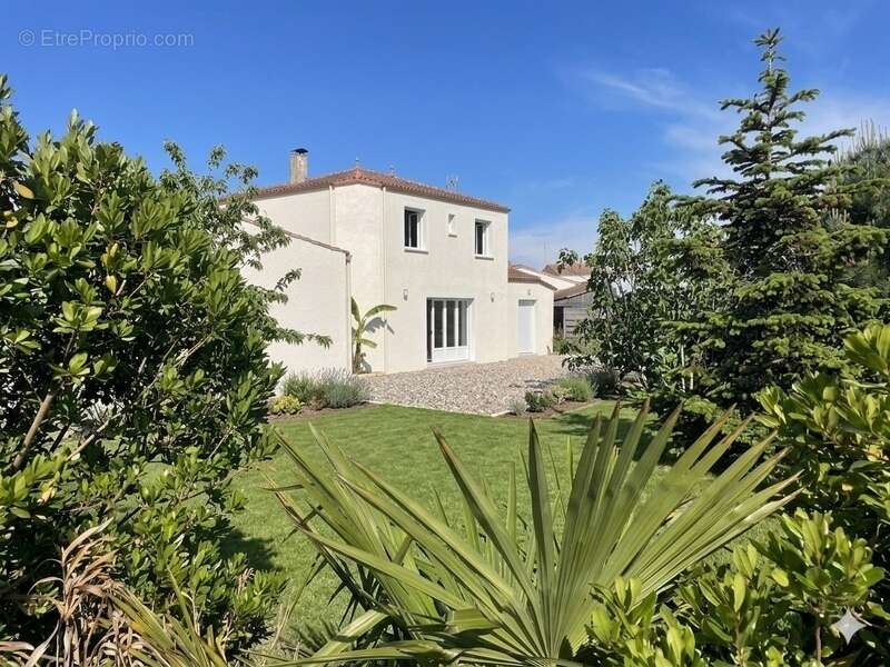 Maison à SAINT-MICHEL-EN-L'HERM