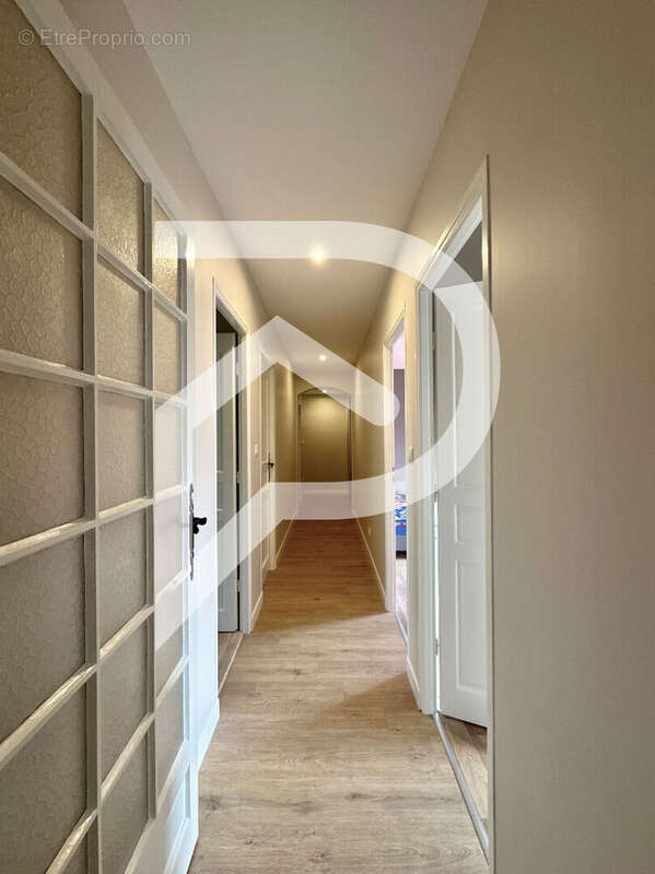 Maison à SAINT-FRONT-DE-PRADOUX