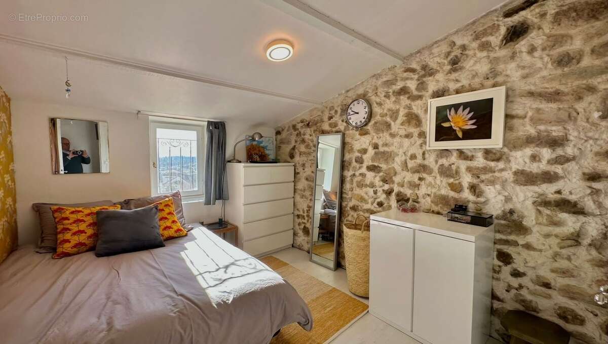 Maison en pierre de caractère au pied de la Sainte-Victoire : 3 chambres, terrasse, solarium – Provence, Bouches-du-Rhône - photo 16