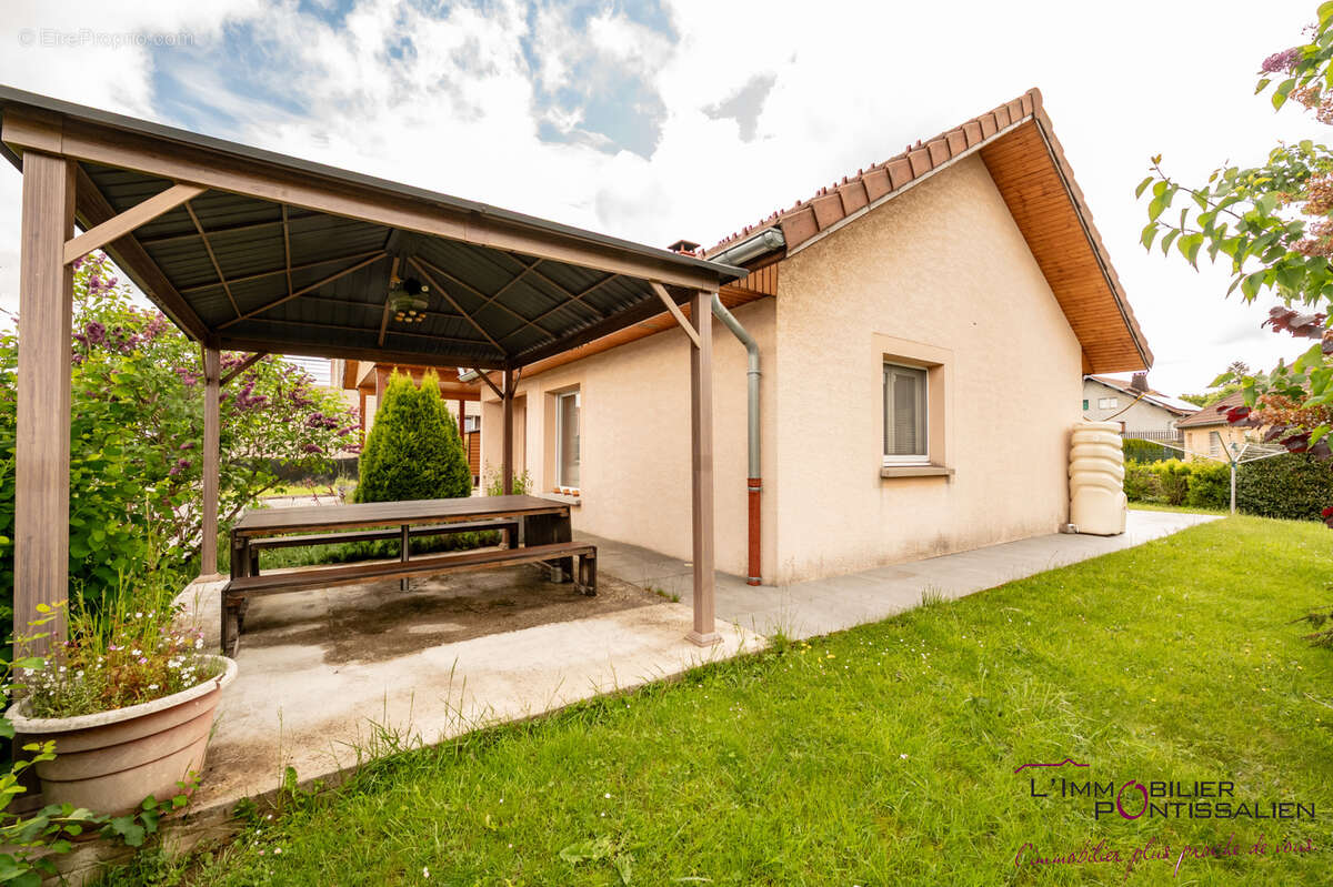 Maison à LEVIER