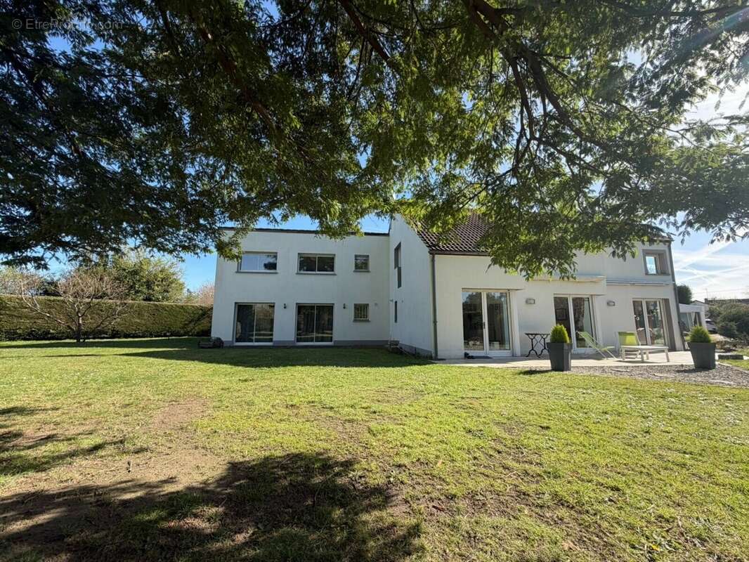 Maison 220 m² à Bois-Le-Roi  - photo 3